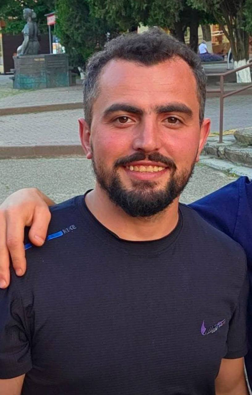Dron hücumundan sağ çıxan azərbaycanlı dənizçinin Bakıda meyiti tapıldı Dron hücumundan sağ çıxan azərbaycanlı dənizçinin Bakıda meyiti tapıldı