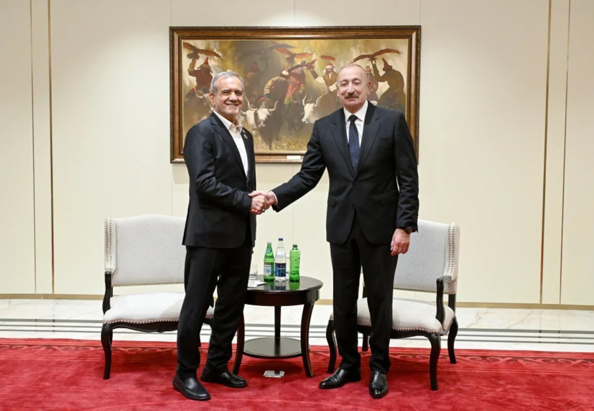 İlham Əliyev Məsud Pezeşkianla görüşdü – ƏMƏKDAŞLIQ MÜZAKİRƏ EDİLDİ İlham Əliyev Məsud Pezeşkianla görüşdü – ƏMƏKDAŞLIQ MÜZAKİRƏ EDİLDİ
