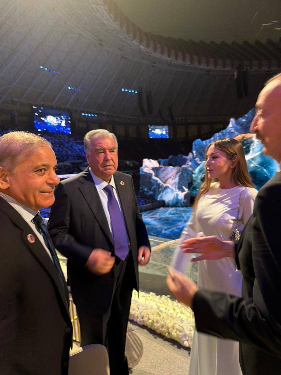 İlham Əliyev Dünya Köçəri Oyunlarının açılışında dünya liderləri ilə görüşüb