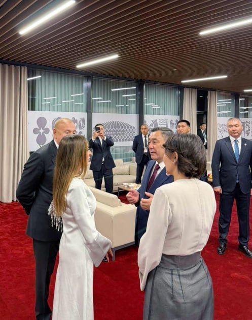 İlham Əliyev və Mehriban Əliyeva 6-cı Dünya Köçəri Oyunlarının açılış mərasimində iştirak ediblər İlham Əliyev və Mehriban Əliyeva 6-cı Dünya Köçəri Oyunlarının açılış mərasimində iştirak ediblər