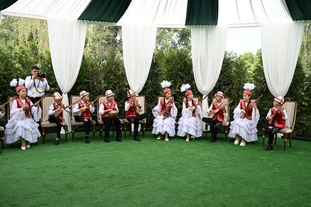 Mehriban Əliyeva Bişkekdə birinci xanımlarla birlikdə mədəni proqramda iştirak edib Mehriban Əliyeva Bişkekdə birinci xanımlarla birlikdə mədəni proqramda iştirak edib