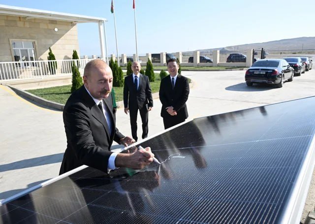 Qaradağda 100 MVt gücündə “Qobustan” Günəş Elektrik Stansiyası açılıb Qaradağda 100 MVt gücündə “Qobustan” Günəş Elektrik Stansiyası açılıb