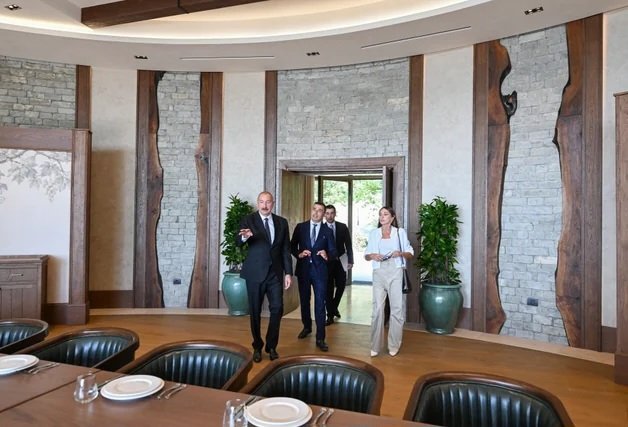 İlham Əliyev və Mehriban Əliyeva Şamaxıda yeni hotel kompleksinin açılışında iştirak ediblər