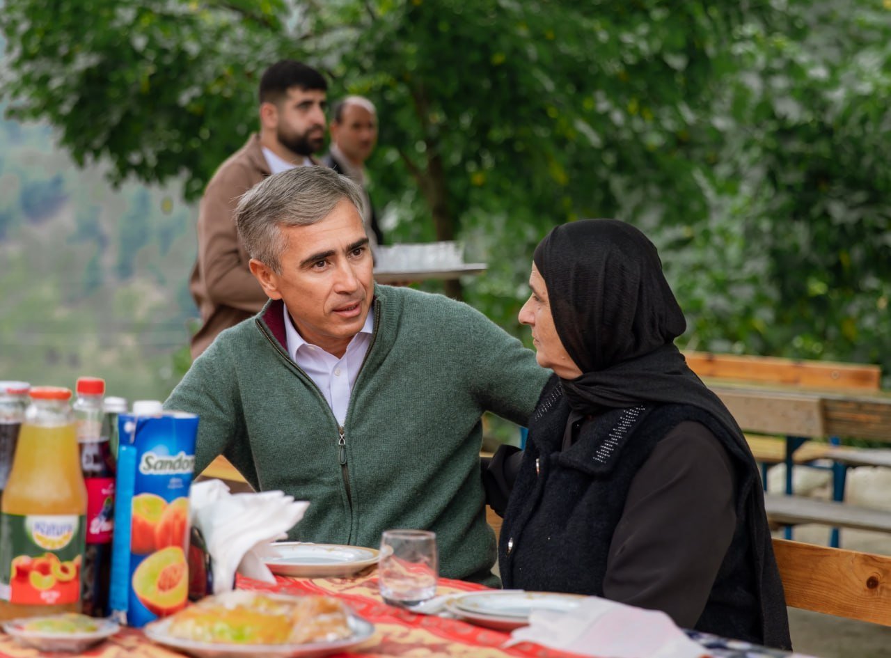 Anar Ələkbərov Milli Qəhrəman Pəncəli Teymurovun ailəsini ziyarət edib Anar Ələkbərov Milli Qəhrəman Pəncəli Teymurovun ailəsini ziyarət edib