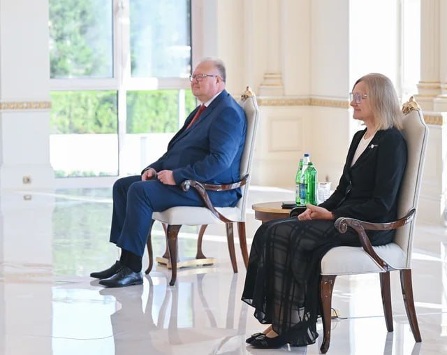 İlham Əliyev Estoniyanın Azərbaycana yeni təyin olunmuş səfirini qəbul edib İlham Əliyev Estoniyanın Azərbaycana yeni təyin olunmuş səfirini qəbul edib
