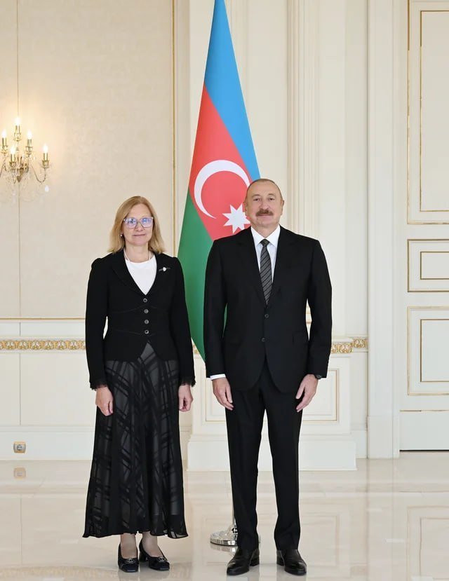 İlham Əliyev Estoniyanın Azərbaycana yeni təyin olunmuş səfirini qəbul edib İlham Əliyev Estoniyanın Azərbaycana yeni təyin olunmuş səfirini qəbul edib