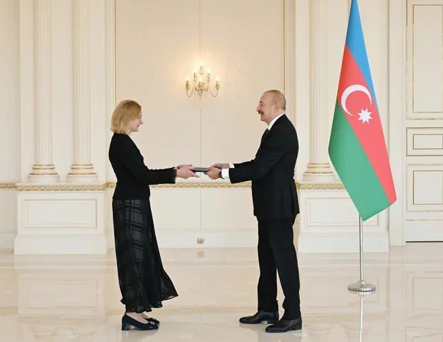 İlham Əliyev Estoniyanın Azərbaycana yeni təyin olunmuş səfirini qəbul edib İlham Əliyev Estoniyanın Azərbaycana yeni təyin olunmuş səfirini qəbul edib