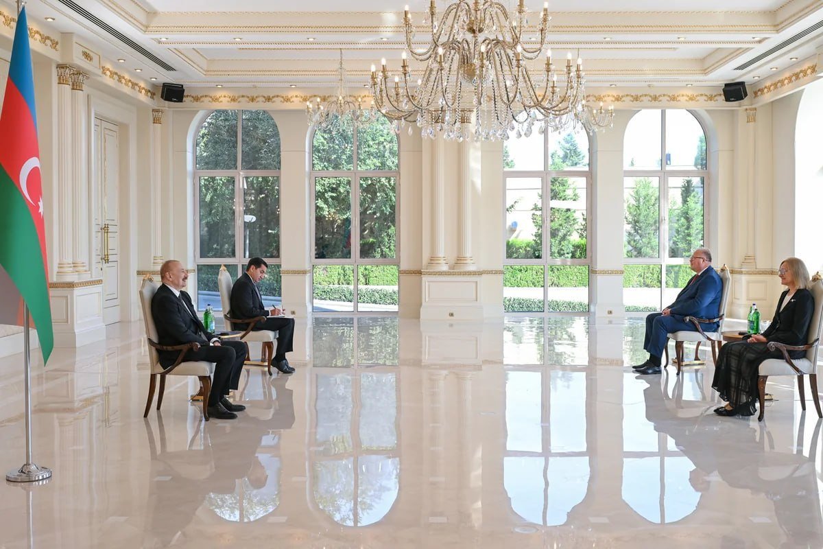 İlham Əliyev Estoniyanın Azərbaycana yeni təyin olunmuş səfirini qəbul edib İlham Əliyev Estoniyanın Azərbaycana yeni təyin olunmuş səfirini qəbul edib