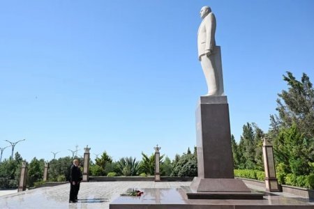 İlham Əliyev və Mehriban Əliyeva Hərbi Dəniz Qüvvələrində olublar