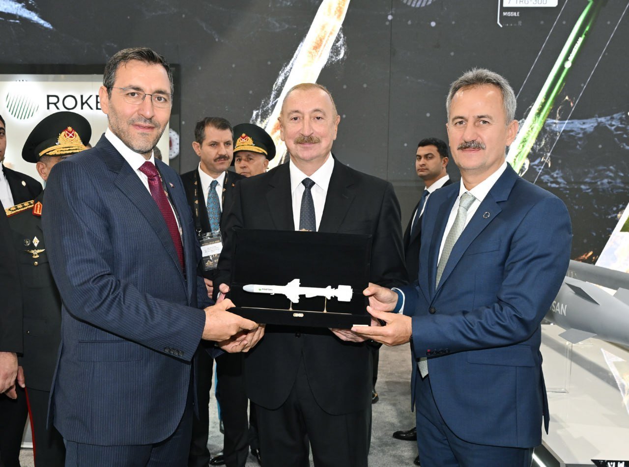  İlham Əliyev və Mehriban Əliyeva “ADEX 2026” sərgisi ilə tanış olublar
