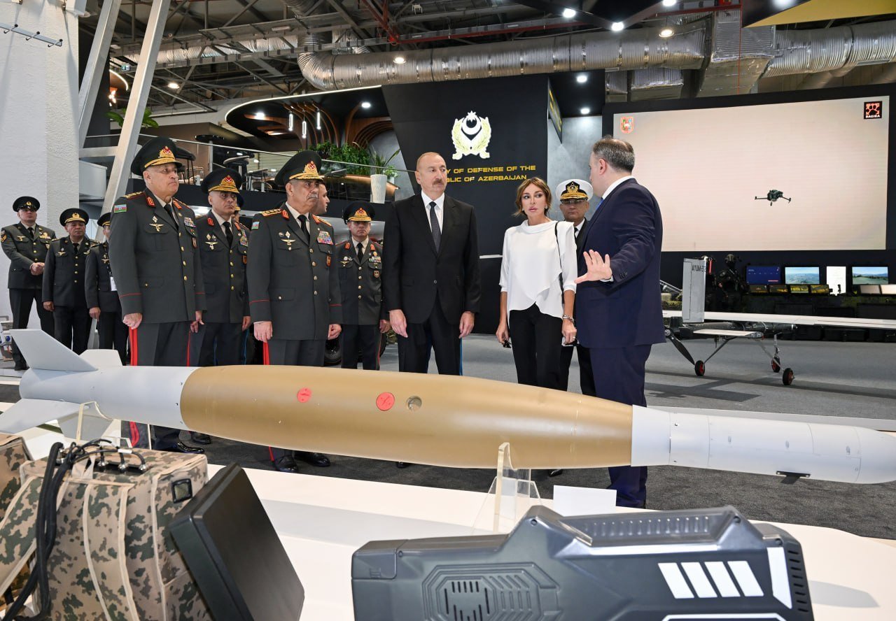  İlham Əliyev və Mehriban Əliyeva “ADEX 2026” sərgisi ilə tanış olublar