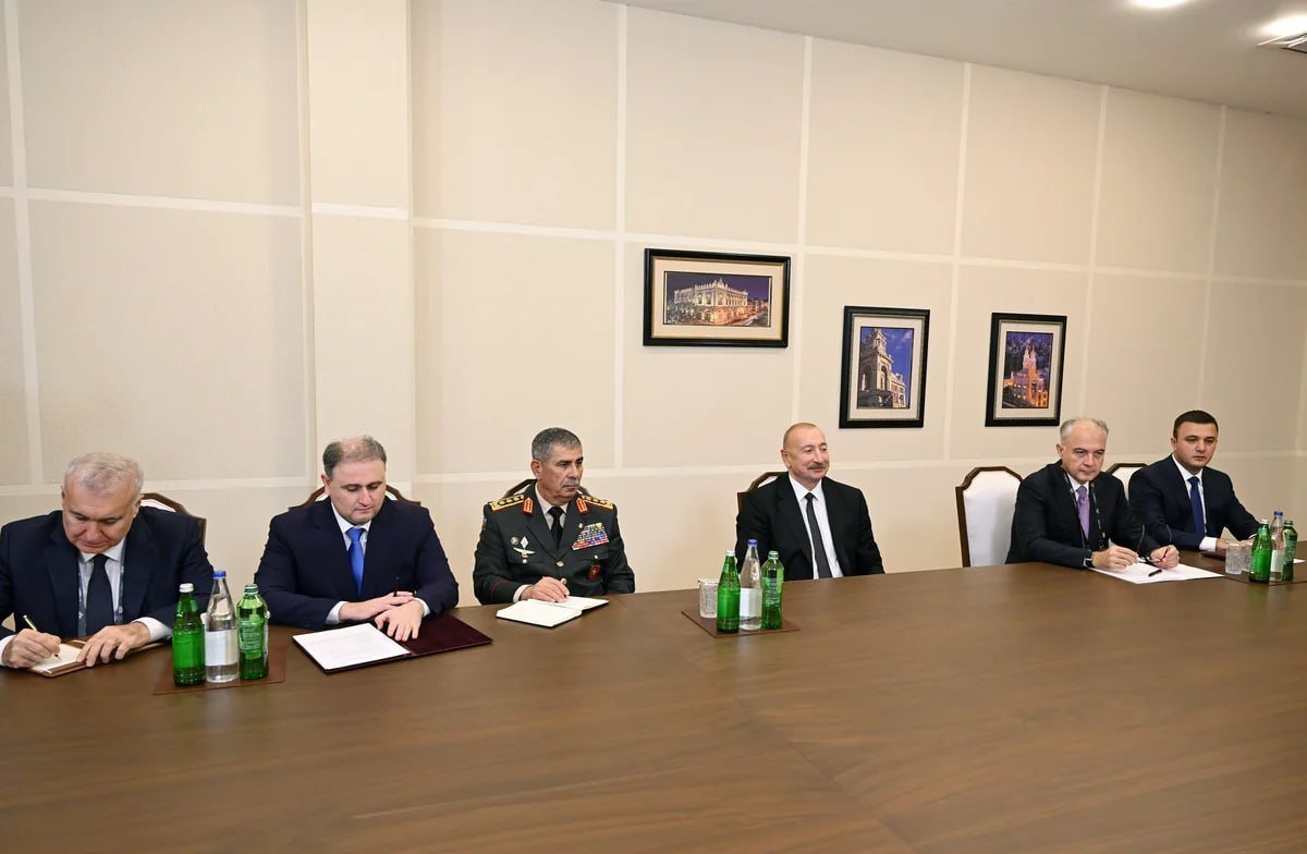   İlham Əliyev Böyük Britaniyanın müdafiə üzrə dövlət nazirini qəbul edib