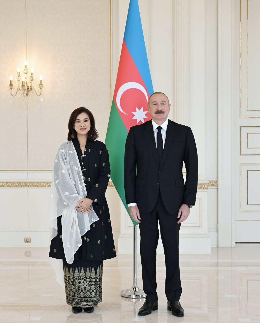 İlham Əliyev Malayziyanın yeni səfirini qəbul edib İlham Əliyev Malayziyanın yeni səfirini qəbul edib