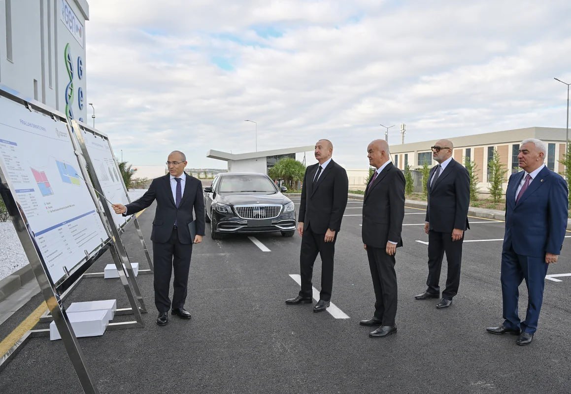 İlham Əliyev Pirallahı Sənaye Parkında dərman istehsalı müəssisəsinin açılışında iştirak edib İlham Əliyev Pirallahı Sənaye Parkında dərman istehsalı müəssisəsinin açılışında iştirak edib