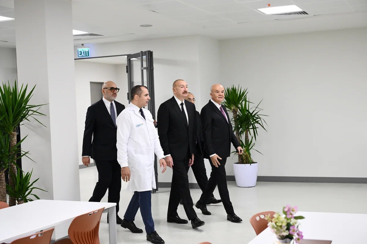 İlham Əliyev Pirallahı Sənaye Parkında dərman istehsalı müəssisəsinin açılışında iştirak edib İlham Əliyev Pirallahı Sənaye Parkında dərman istehsalı müəssisəsinin açılışında iştirak edib