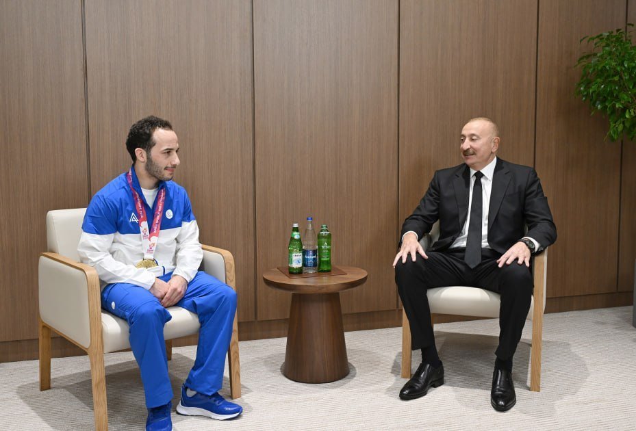 Prezident İlham Əliyev dünya çempionu Əhməd Yusifovla görüşüb