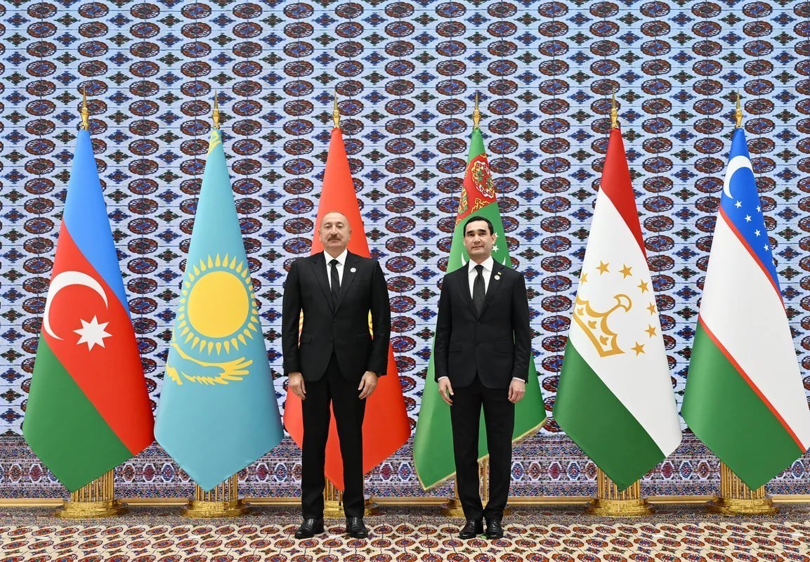 İlham Əliyev Türkmənistana işgüzar səfərə gedib İlham Əliyev Türkmənistana işgüzar səfərə gedib
