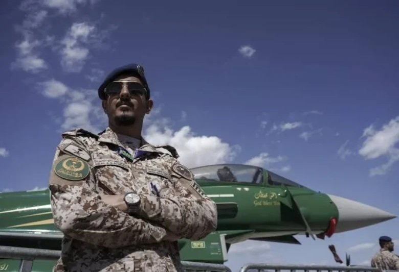 Ər-Riyad hava limanına raket hücumu: Səudiyyə Ərəbistanının pilotu həlak olub Ər-Riyad hava limanına raket hücumu: Səudiyyə Ərəbistanının pilotu həlak olub