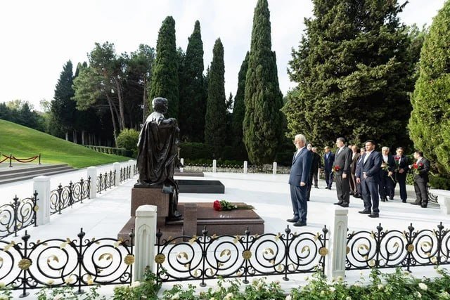 İranın daxili işlər naziri Azərbaycana səfər edib – Vilayət Eyvazovla görüş keçirilib
