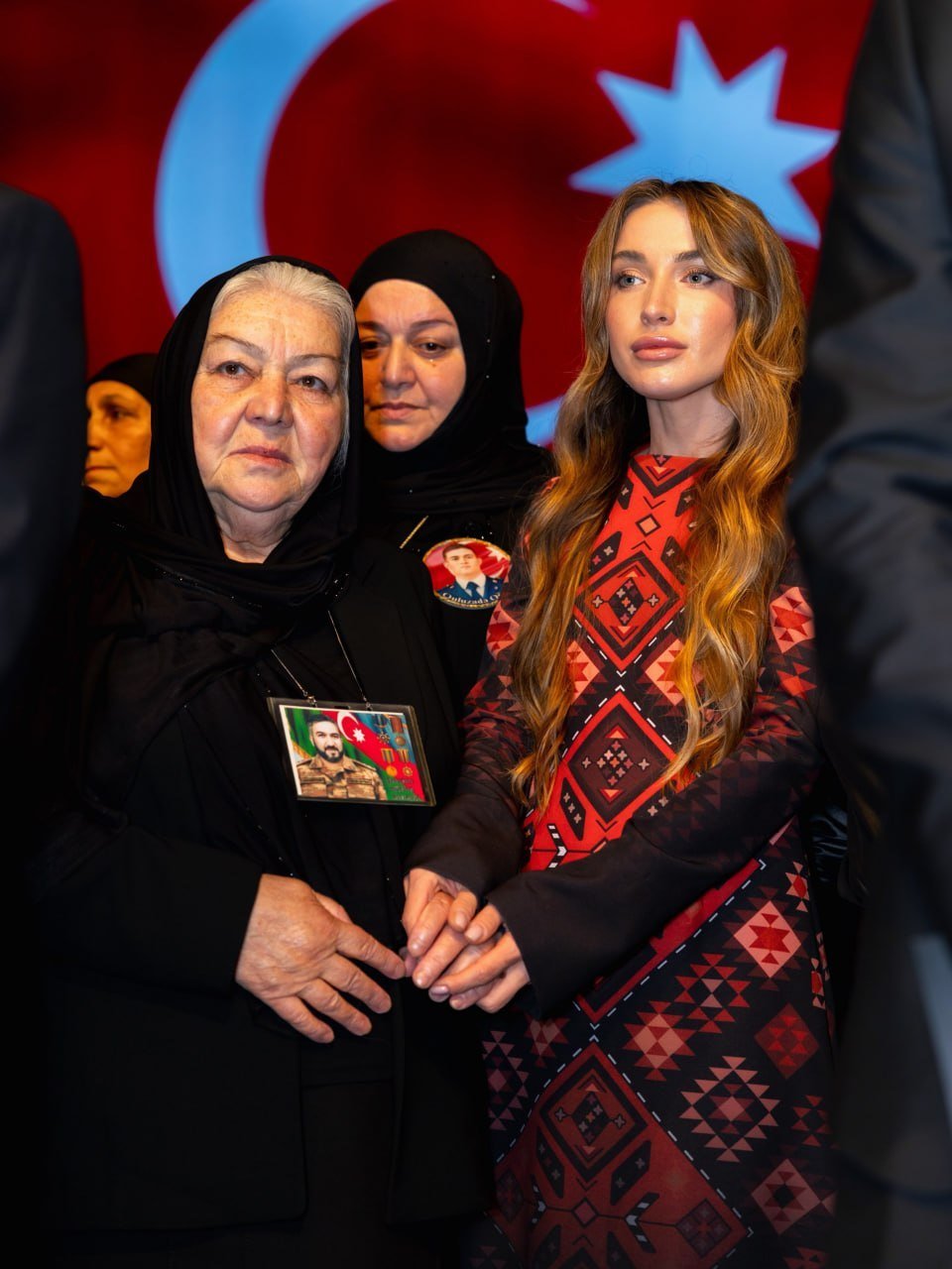 Alyona Əliyeva “44” bədii filminin təqdimat mərasimindən paylaşım edib Alyona Əliyeva “44” bədii filminin təqdimat mərasimindən paylaşım edib