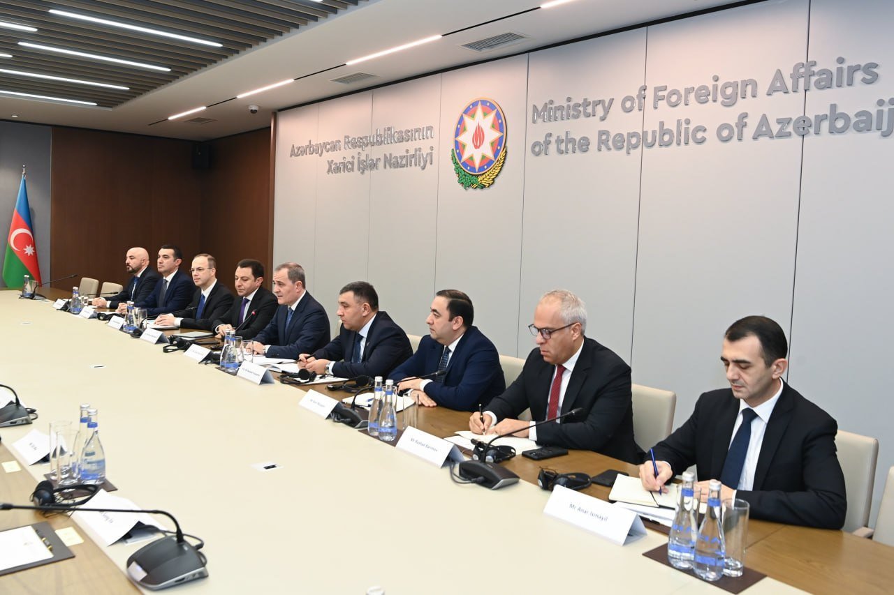 Ceyhun Bayramov Çin XİN rəhbəri Vanq Yi ilə görüşüb