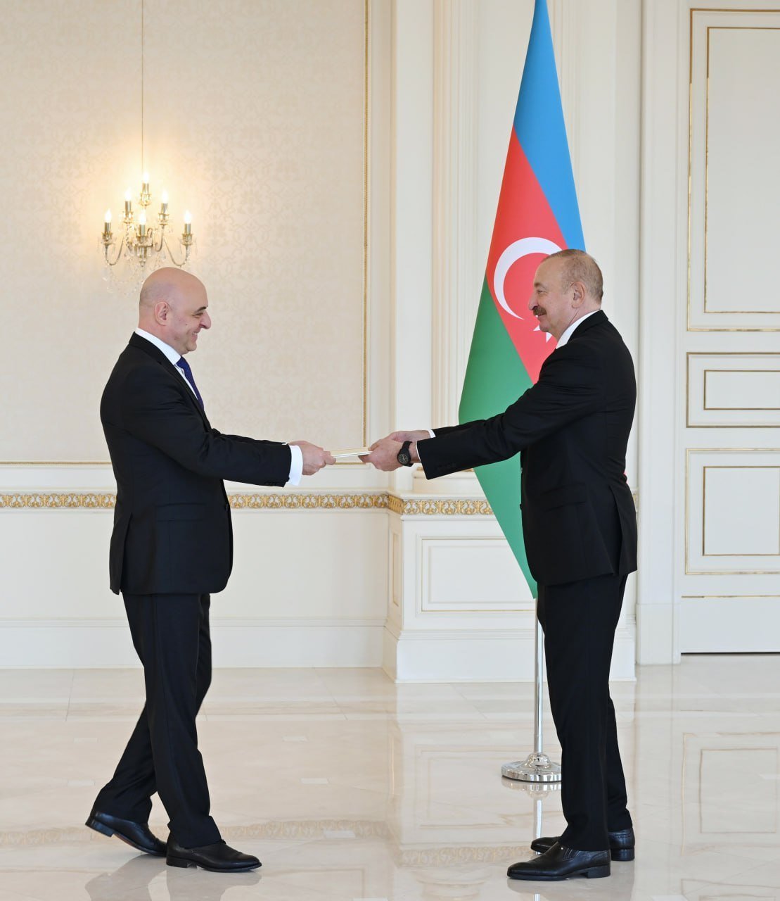 İlham Əliyev Gürcüstanın yeni səfirini qəbul etdi