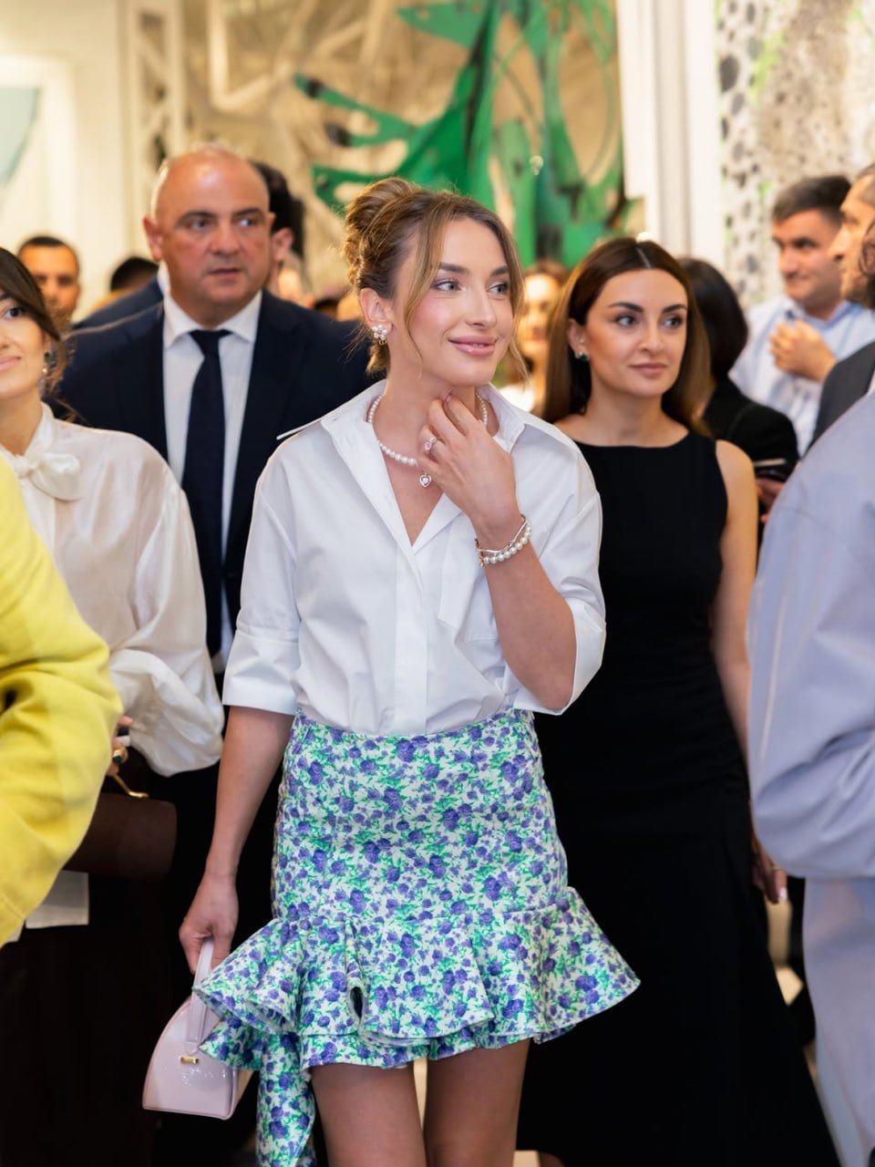 Alyona Əliyevadan Anar Hüseynzadənin sərgisindən paylaşım Alyona Əliyevadan Anar Hüseynzadənin sərgisindən paylaşım