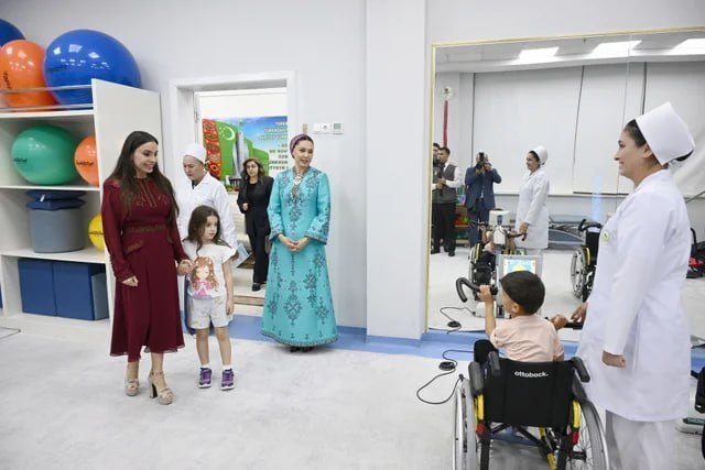 Leyla Əliyeva Arkadağ şəhərində Uşaq Sağlamlığı və Reabilitasiya Mərkəzinin fəaliyyəti ilə tanış olub Leyla Əliyeva Arkadağ şəhərində Uşaq Sağlamlığı və Reabilitasiya Mərkəzinin fəaliyyəti ilə tanış olub