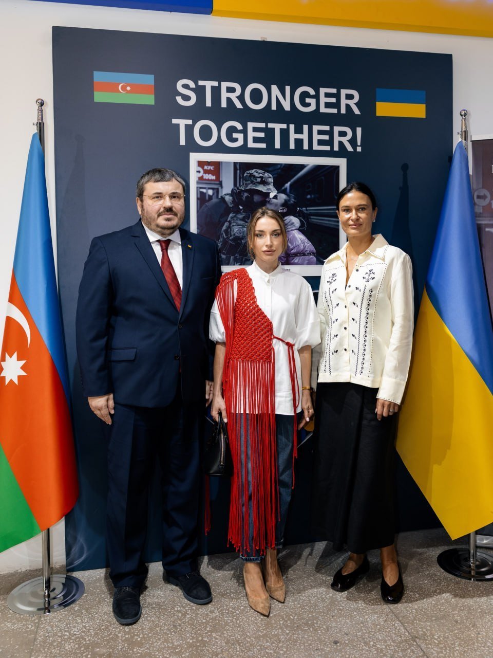 Alyona Əliyeva müharibədən zərər çəkmiş ukraynalı uşaqlarla vaxt keçirib Alyona Əliyeva müharibədən zərər çəkmiş ukraynalı uşaqlarla vaxt keçirib