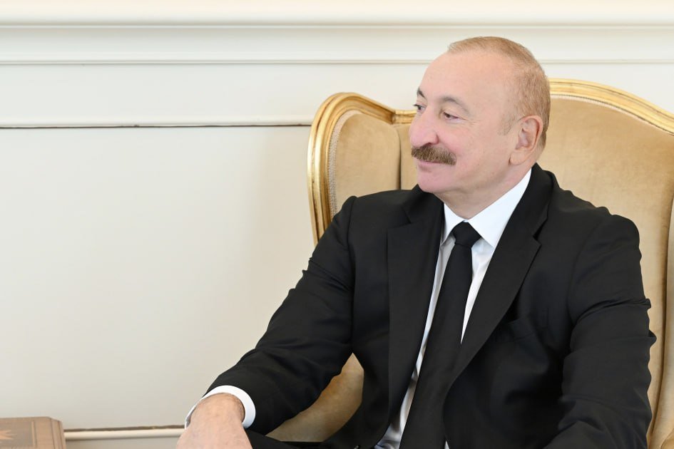 İlham Əliyev Fərhad Xəlilova “İstiqlal” ordenini təqdim edib