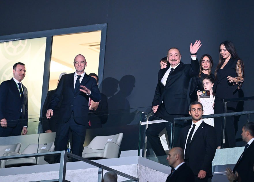 İlham Əliyev və Canni İnfantino FIFA U-15 dünya çempionatının açılış mərasimində iştirak ediblər İlham Əliyev və Canni İnfantino FIFA U-15 dünya çempionatının açılış mərasimində iştirak ediblər
